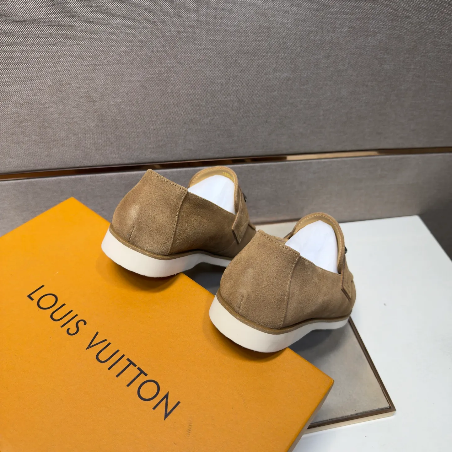 Men's men's shoes 💰pp442 [LV～] Men's casual shoes 2026z cabinet sales simultaneously 🔶Size: 38-44 #️⃣ 🔷4 colors🔜The upper is made of cowhide stitching ➕Cowhide lining, comfortable and breathable, sole: original comfortable and wear-resistant outsole, ⚠️real thing📱photographed🎬real thing is better📢📢📢